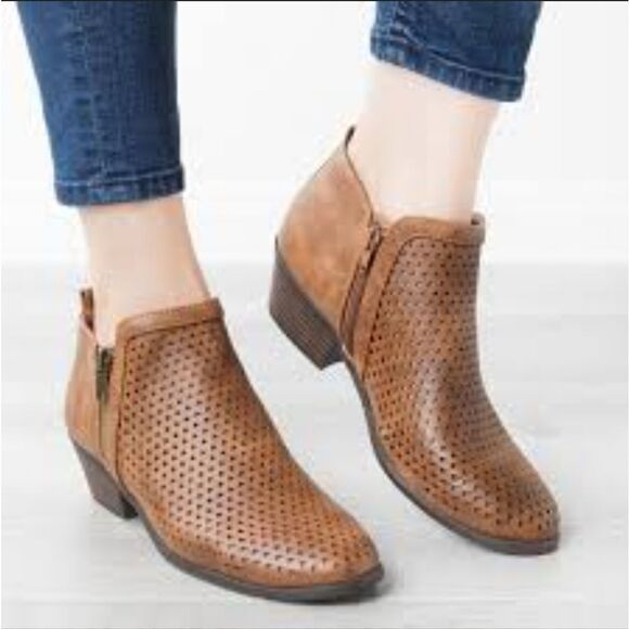 BRAND NEW SOCIOLOGY TWO-ZIP ROUND TOE SLIP-ON BOOTIES - Picture 1 of 13